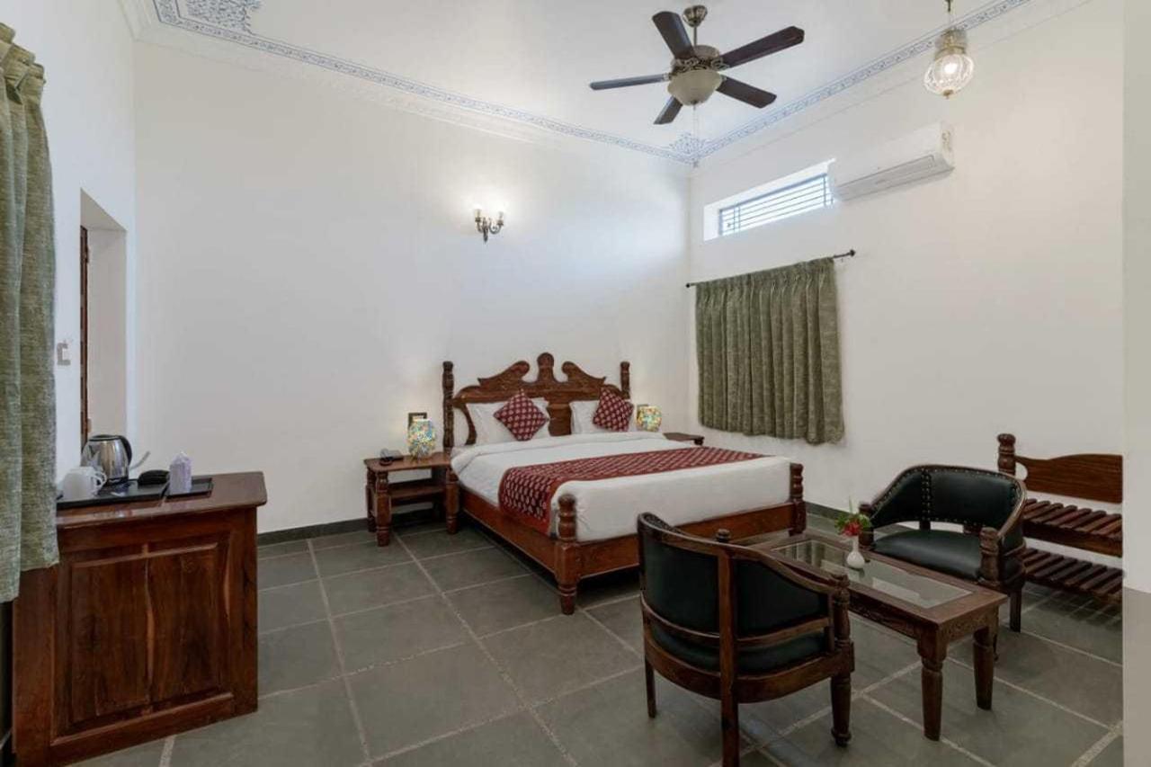 Jai Niwas Palace Resort คัมบาลกาห์ ภายนอก รูปภาพ