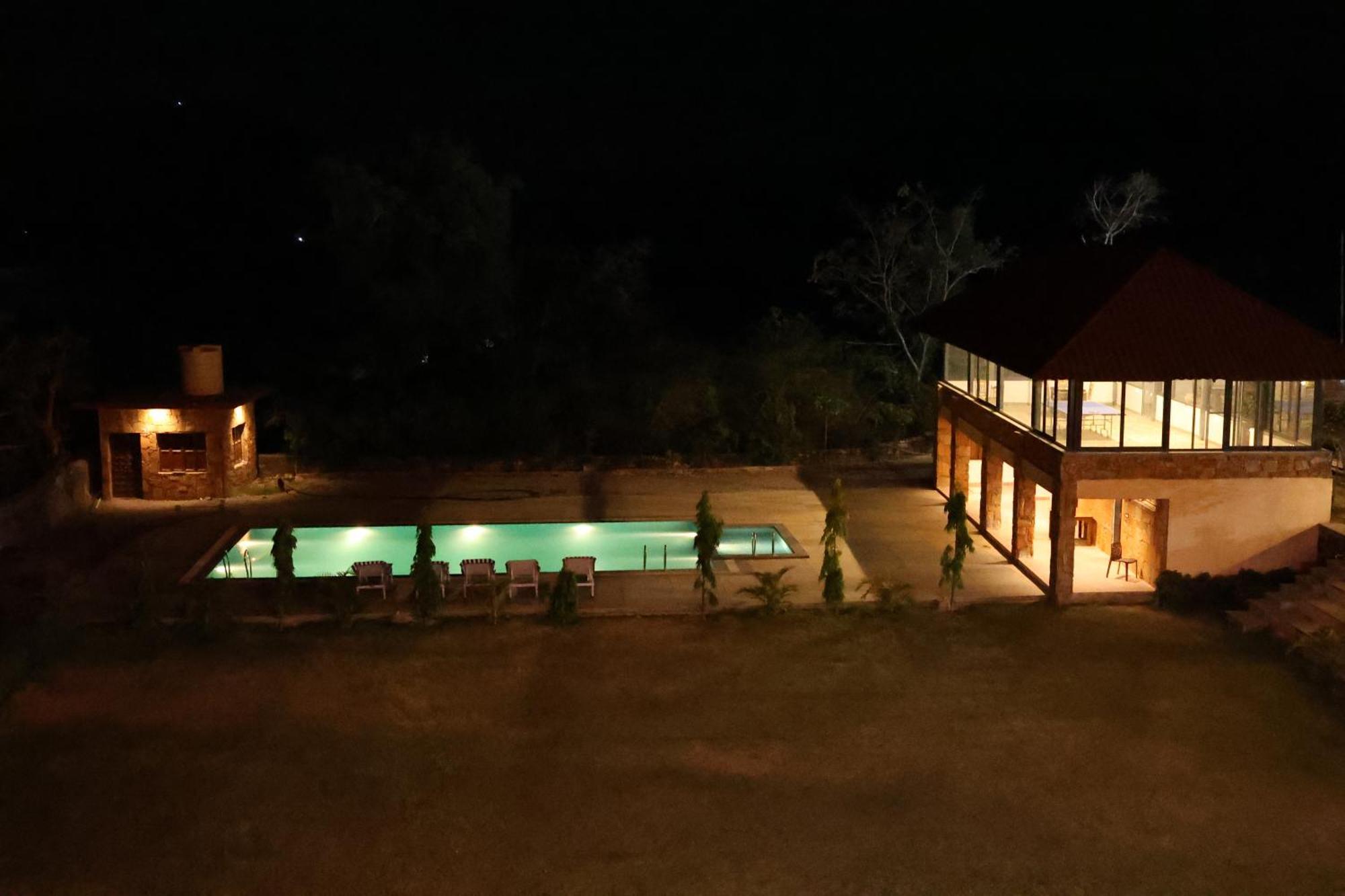 Jai Niwas Palace Resort คัมบาลกาห์ ภายนอก รูปภาพ